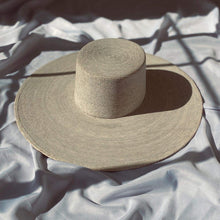 Load image into Gallery viewer, Wide Brim Palm Hat
